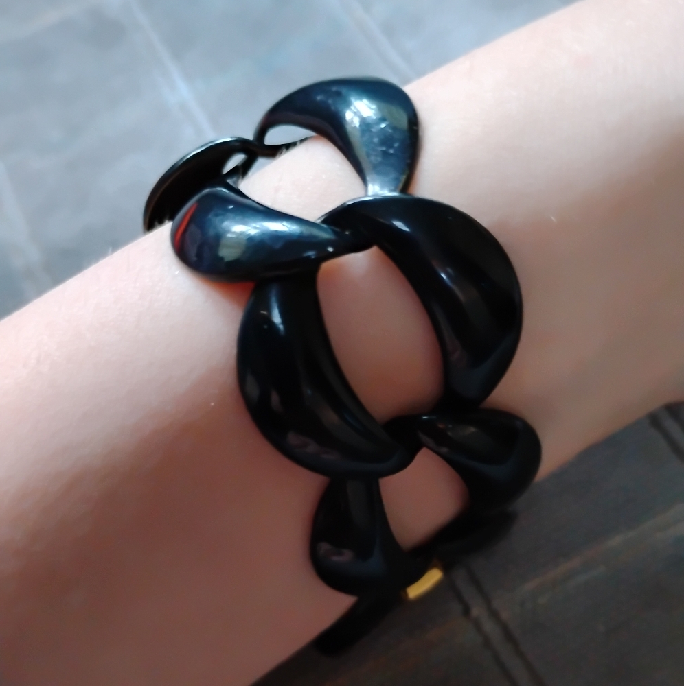 Elegant Black Metal With Golden Tone Fastener Accent Bracelet